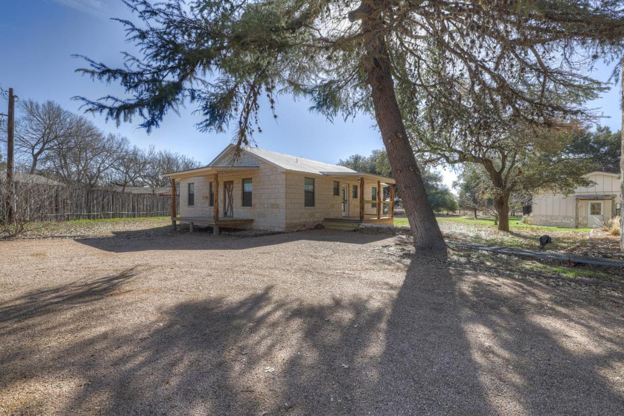 Olive St Ranch With Hottub-Grill And Party Barn Villa Fredericksburg Exterior photo