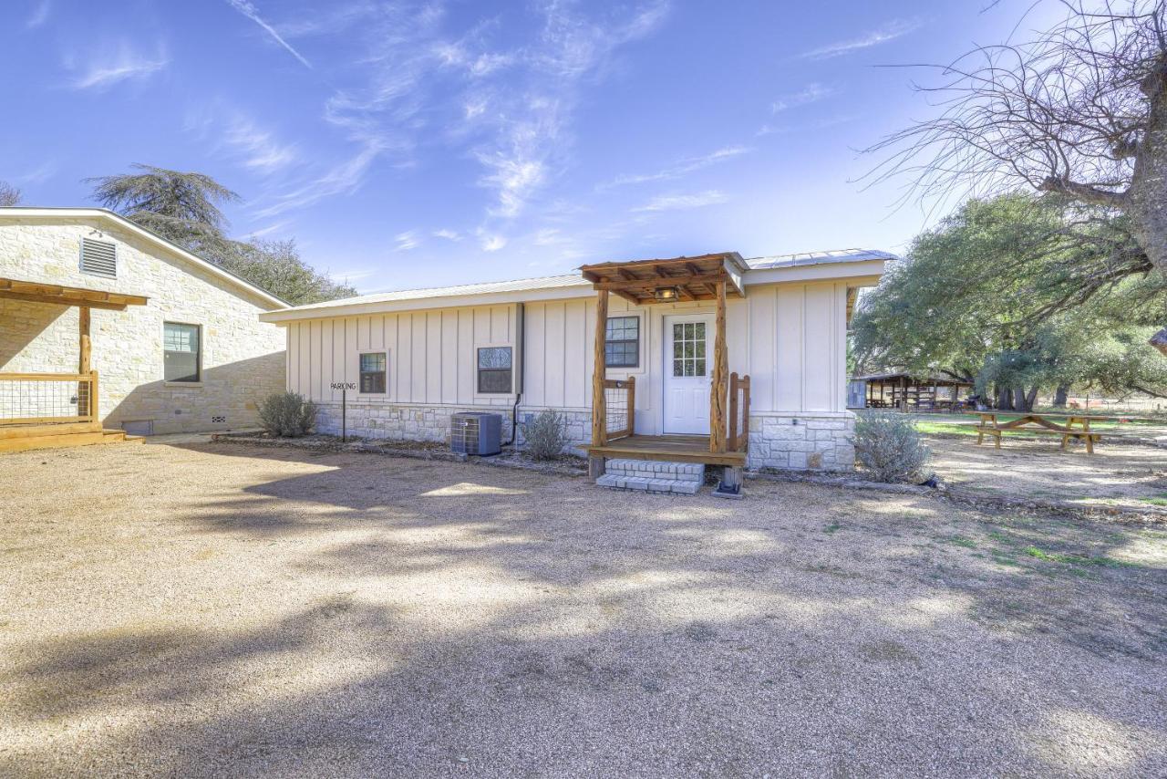 Olive St Ranch With Hottub-Grill And Party Barn Villa Fredericksburg Exterior photo