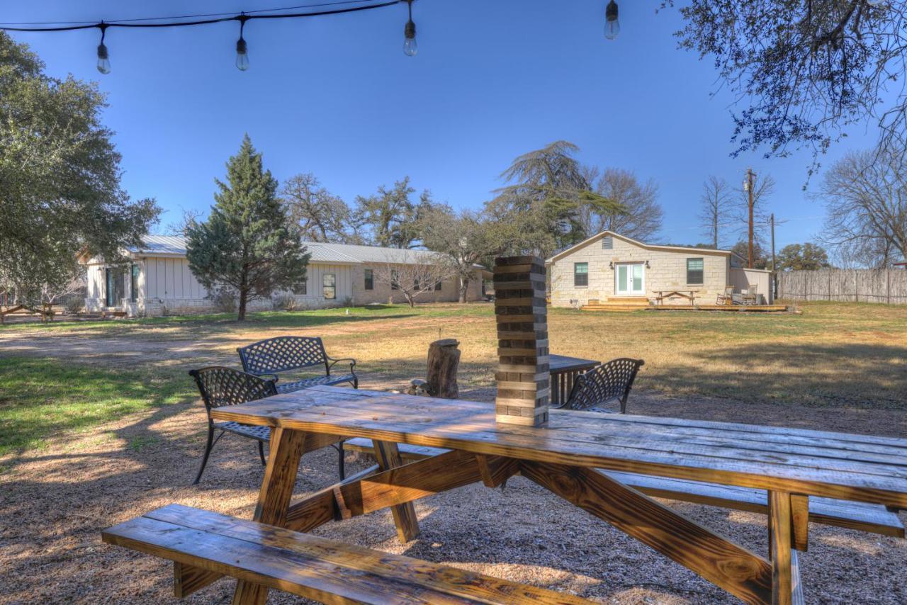 Olive St Ranch With Hottub-Grill And Party Barn Villa Fredericksburg Exterior photo