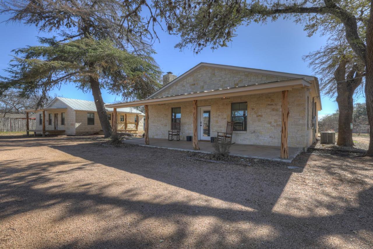 Olive St Ranch With Hottub-Grill And Party Barn Villa Fredericksburg Exterior photo